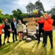 Styret i Holmen Vel, sammen med representanter fra Varigforsikring Hadeland